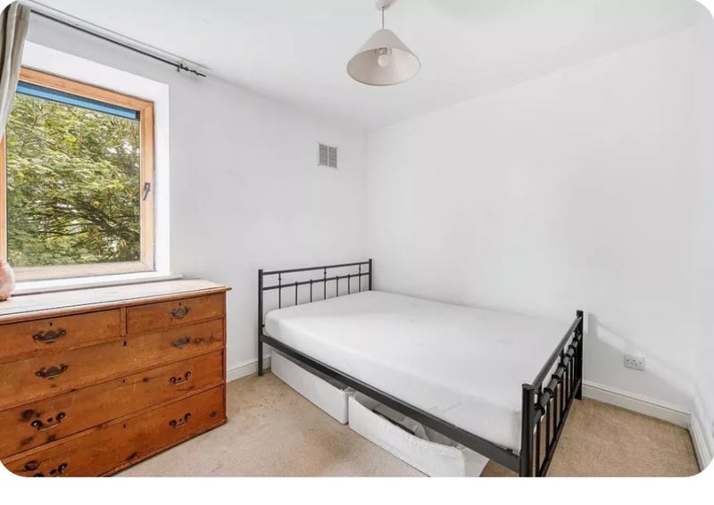 Room Acton Lane in Greater London