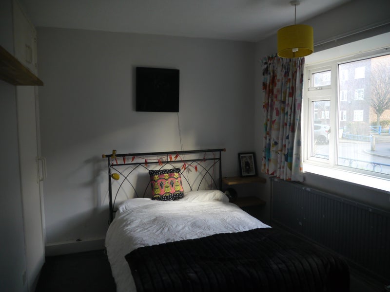 Room Station Place in Greater London