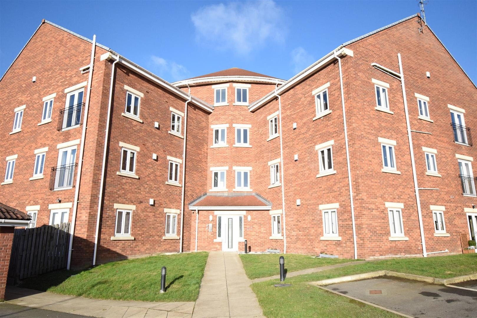 Flat Kingsway Gardens in Wakefield