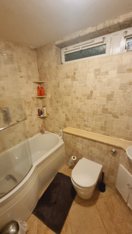 Room Alpha Grove in Greater London