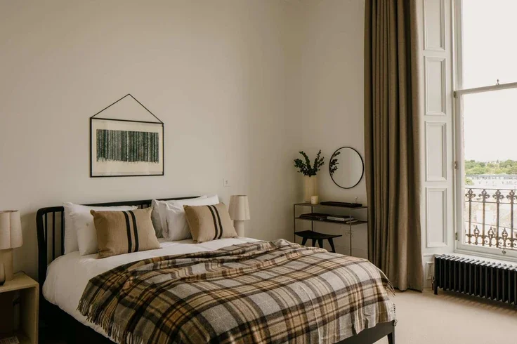 Flat Claremont Crescent in City of Edinburgh