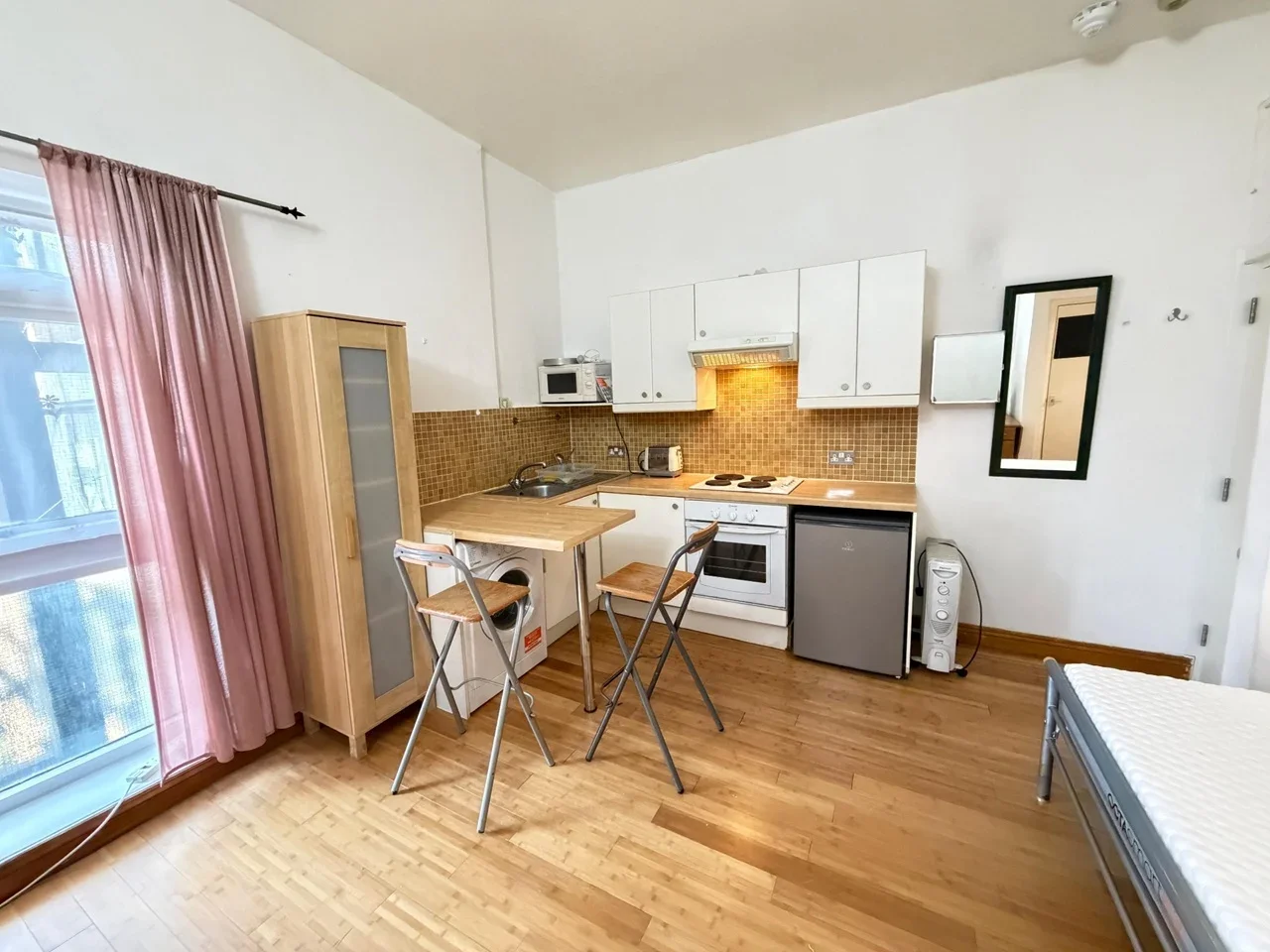 Flat Kensington Gardens Square in City of Westminster