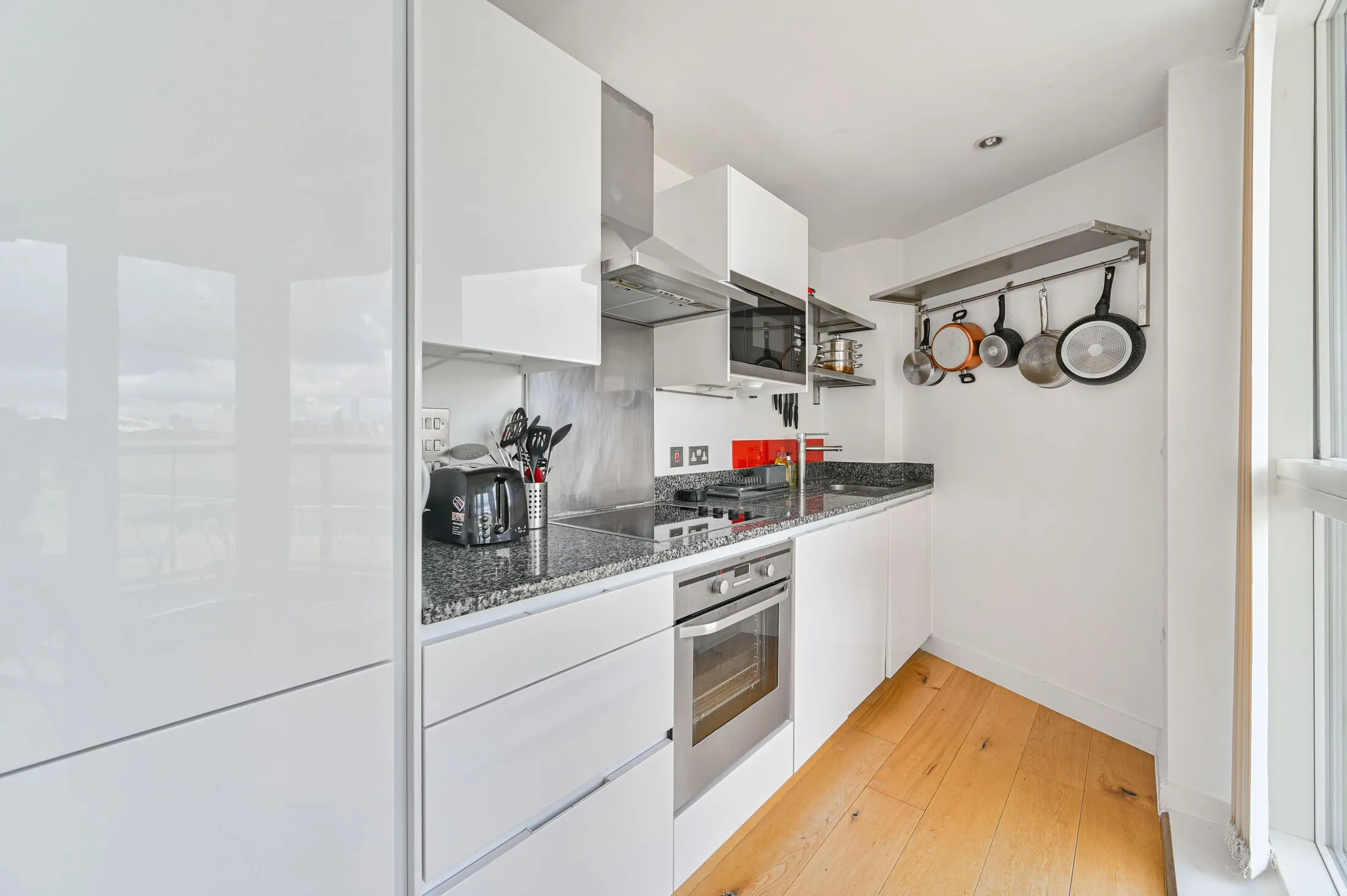 Flat Banning Street in Greater London