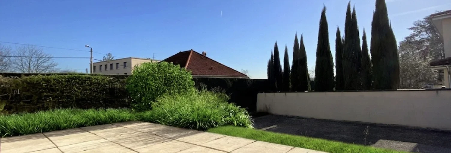 Maison Rue de la Piscine à Saint-Genis-Laval