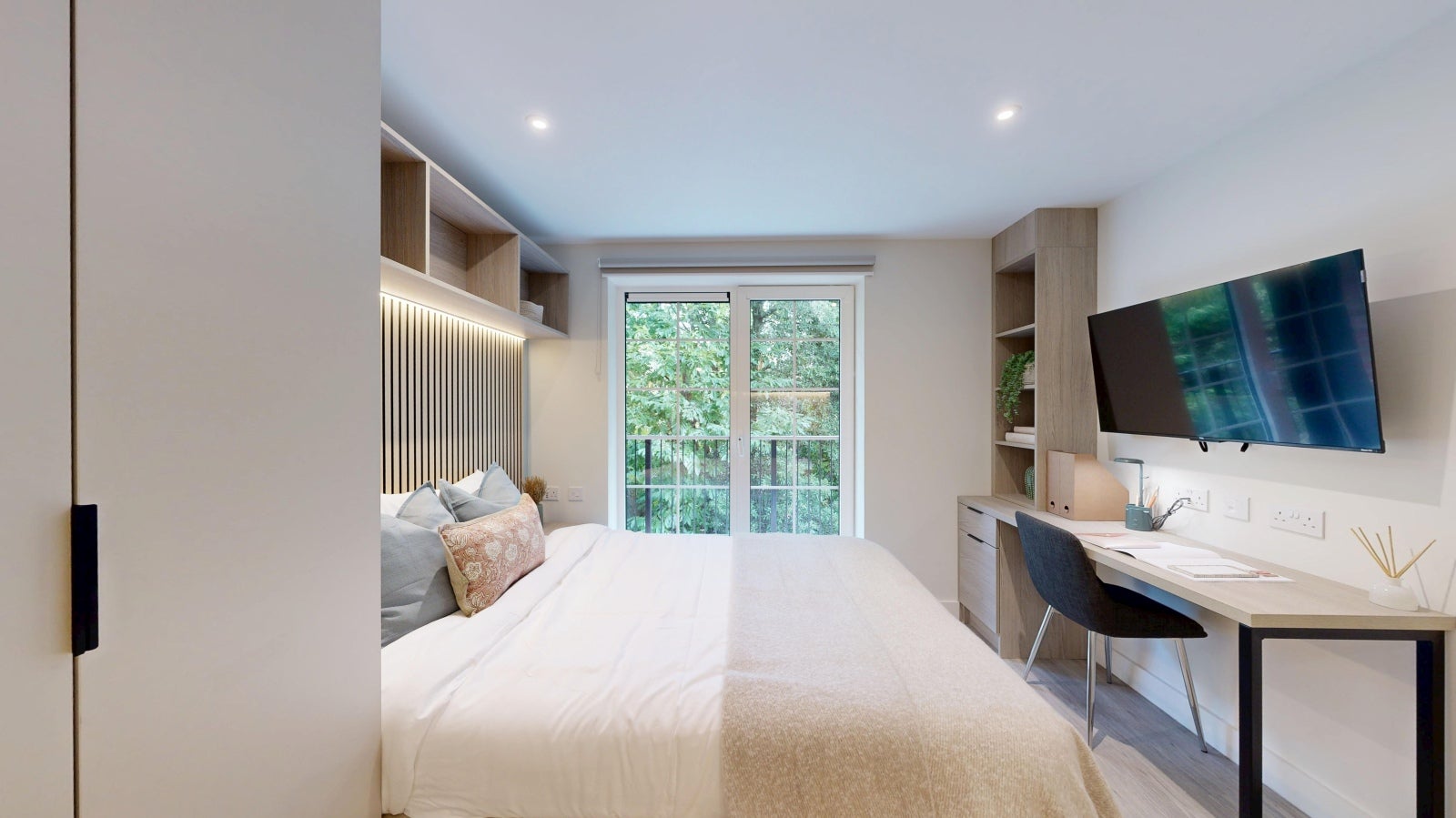 Room Westover Road in Bournemouth