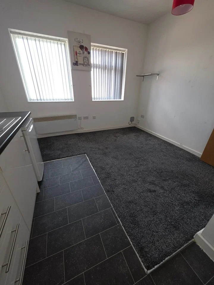 Flat Liverpool Road in Salford