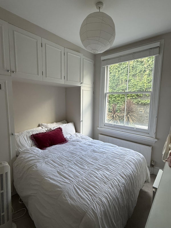 Room Finborough Road in Greater London