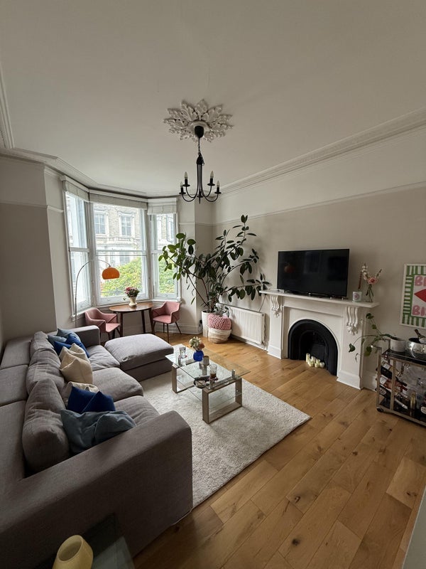 Room Finborough Road in Greater London