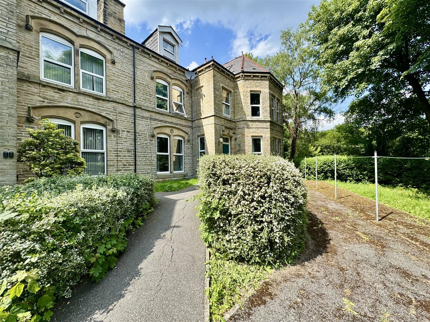 Room Broomroyd in Kirklees