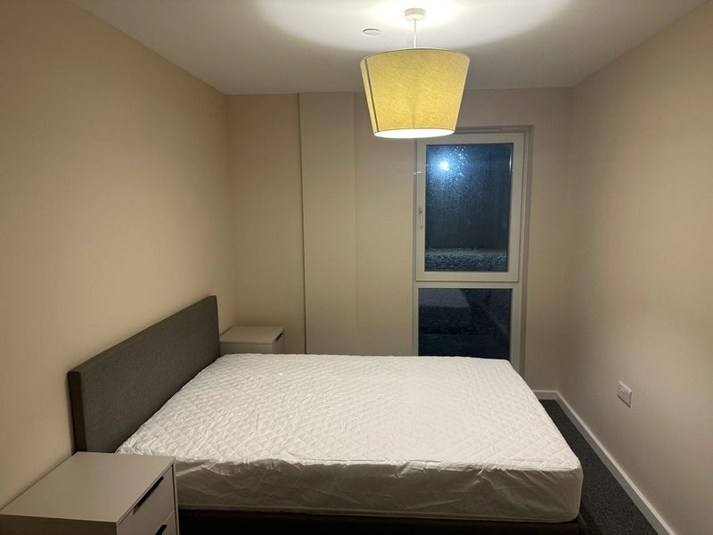 Flat Shawheath Close in Manchester