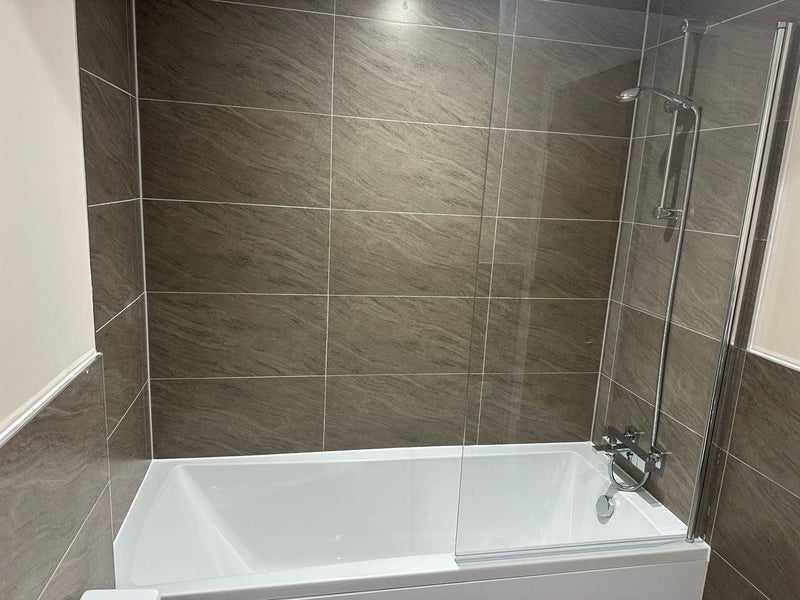 Flat Shawheath Close in Manchester