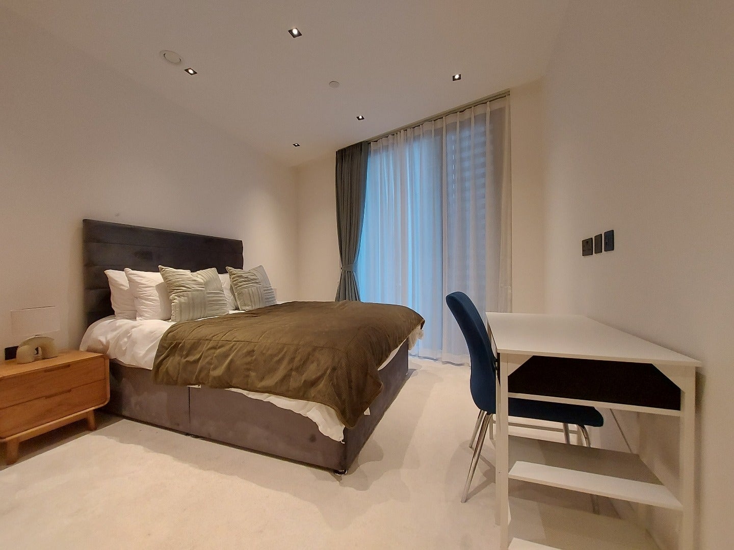 Flat Cluny Mews in Greater London