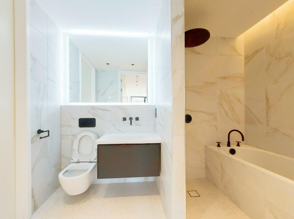 Flat Cluny Mews in Greater London