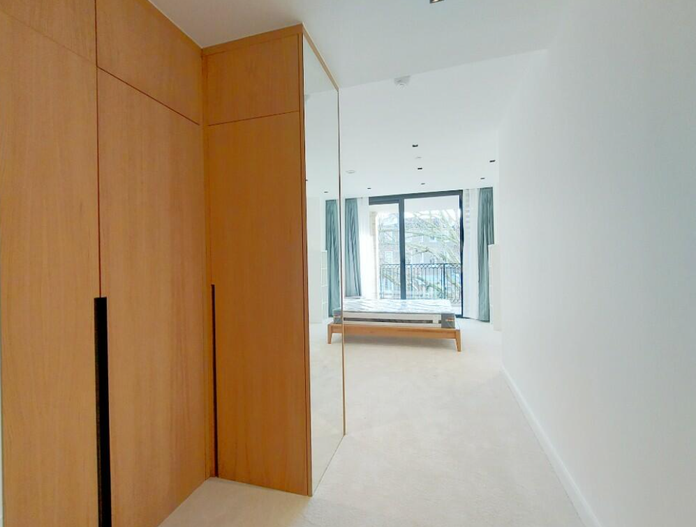 Flat Cluny Mews in Greater London