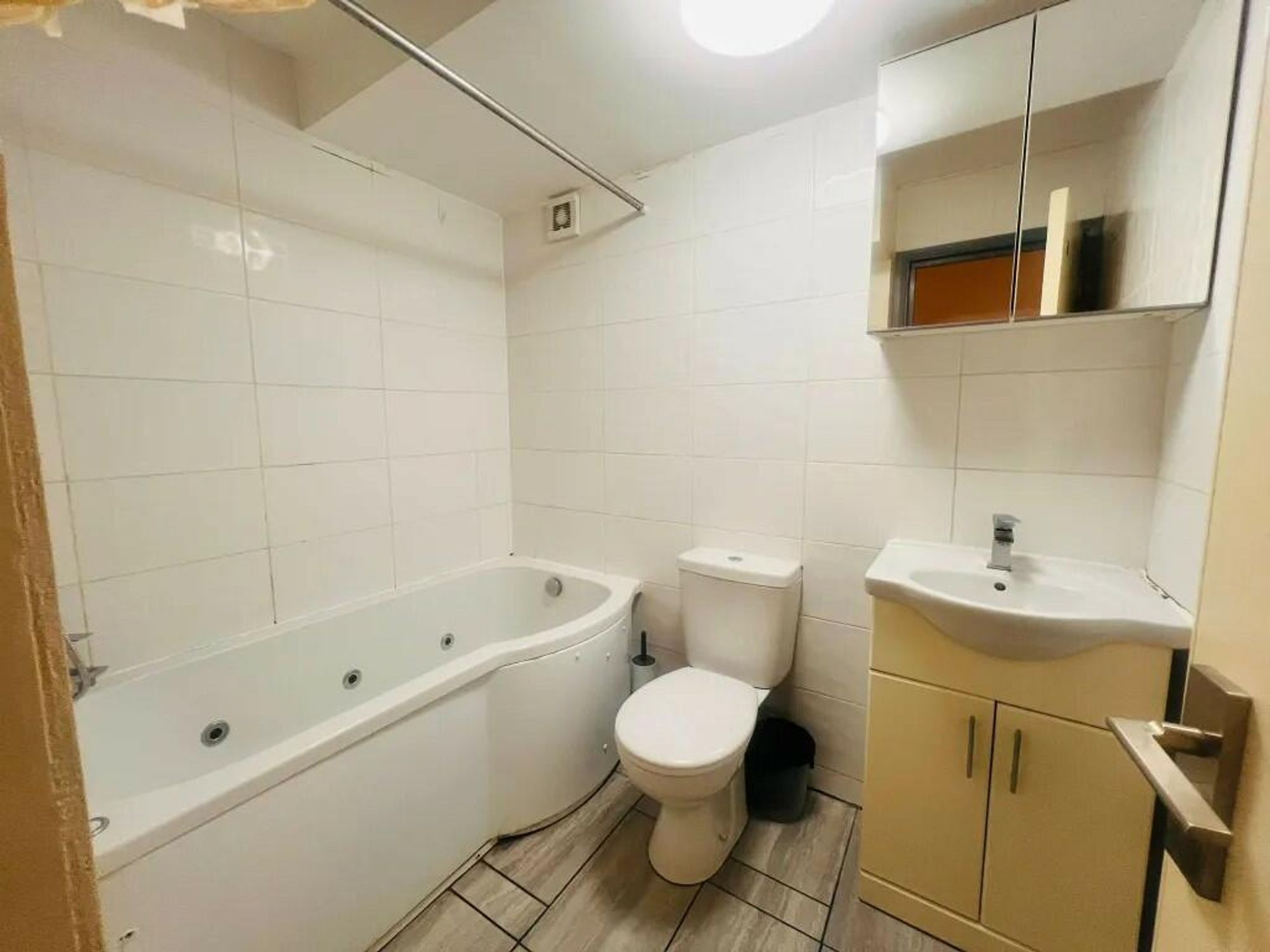 Room Raven Row in Greater London