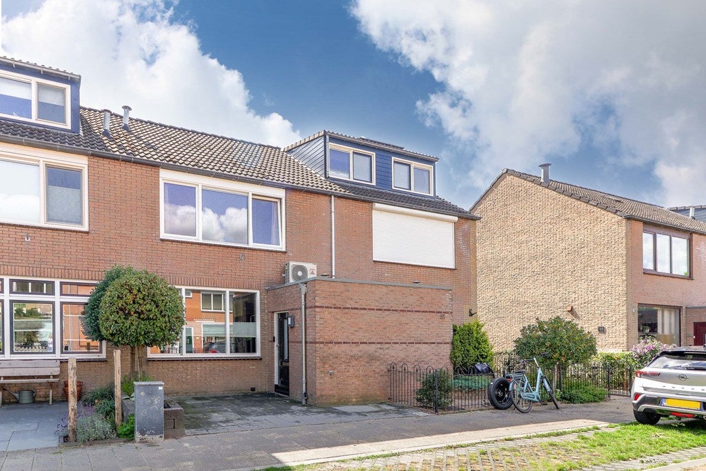 Huis Paulus Potterstraat 40 in Bunschoten-Spakenburg