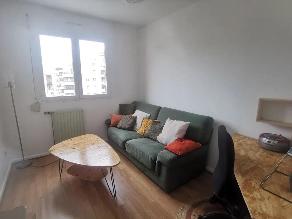 Chambre Rue Francis de Pressensé à Villeurbanne