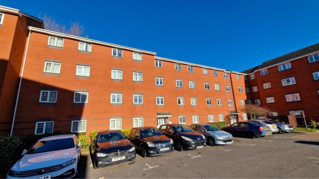 Flat Rathbone Court in Coventry