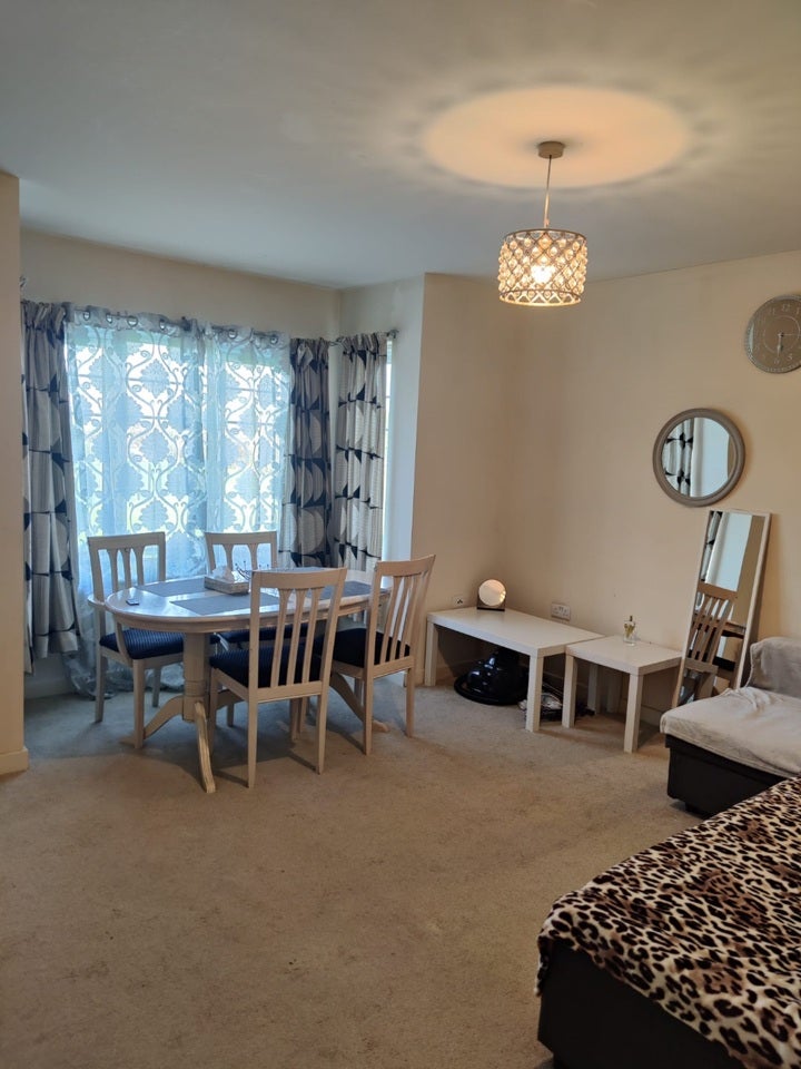 Flat Rathbone Court in Coventry