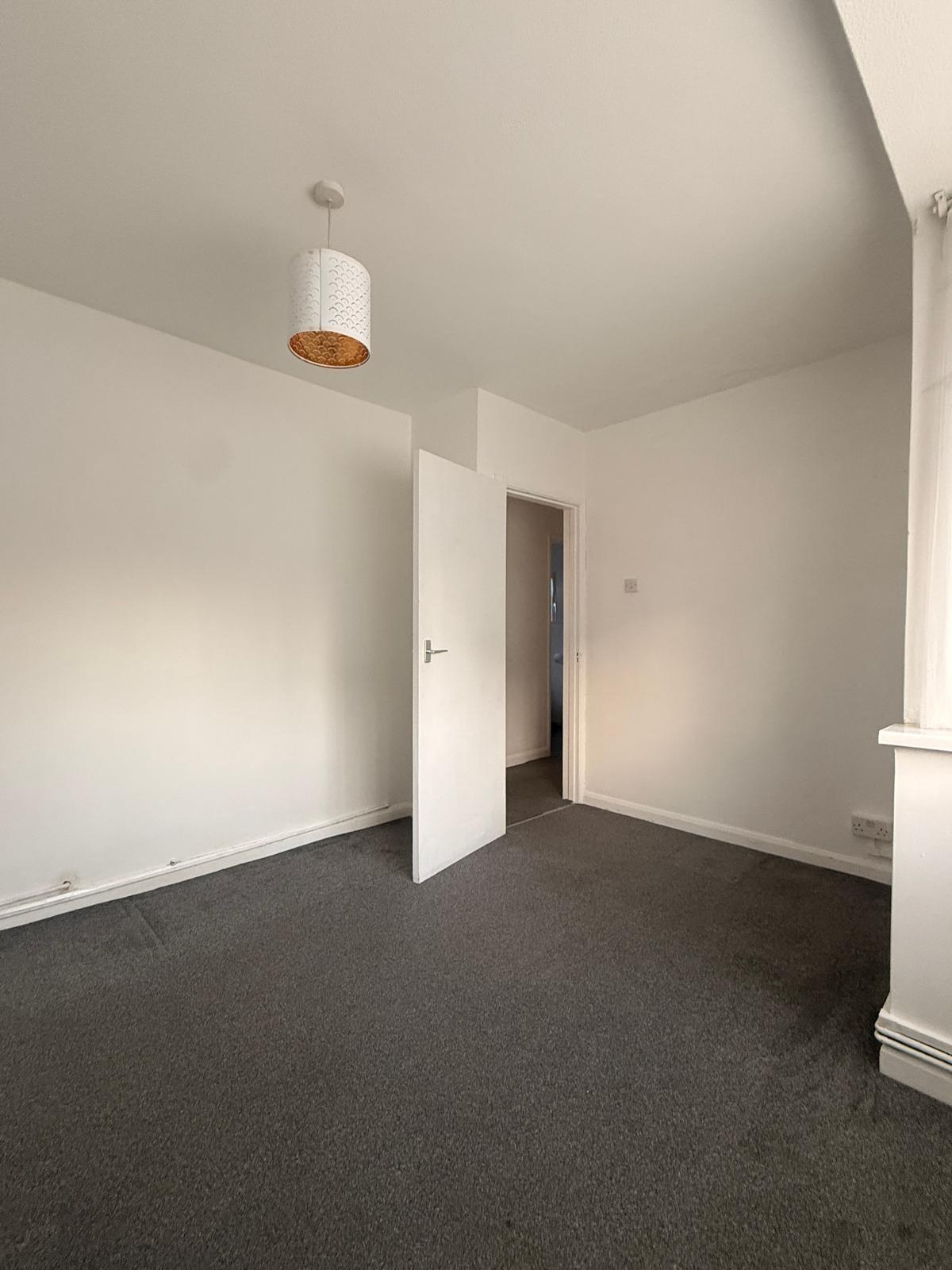 Flat Cherry Tree Lane in Greater London