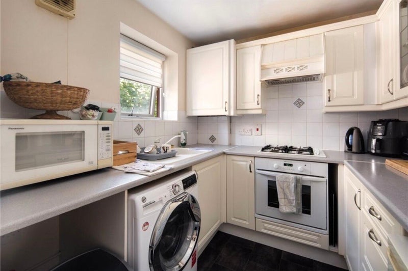 Flat Wesley Avenue in Greater London