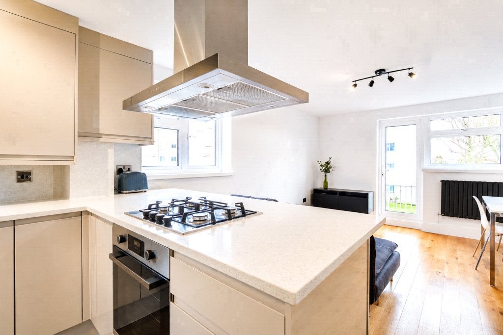 Flat Foster Street in Greater London