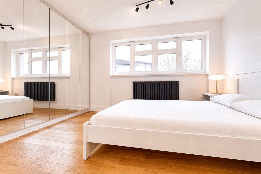 Flat Foster Street in Greater London