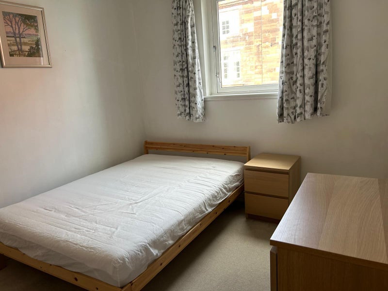 Room Logie Green Road in City of Edinburgh
