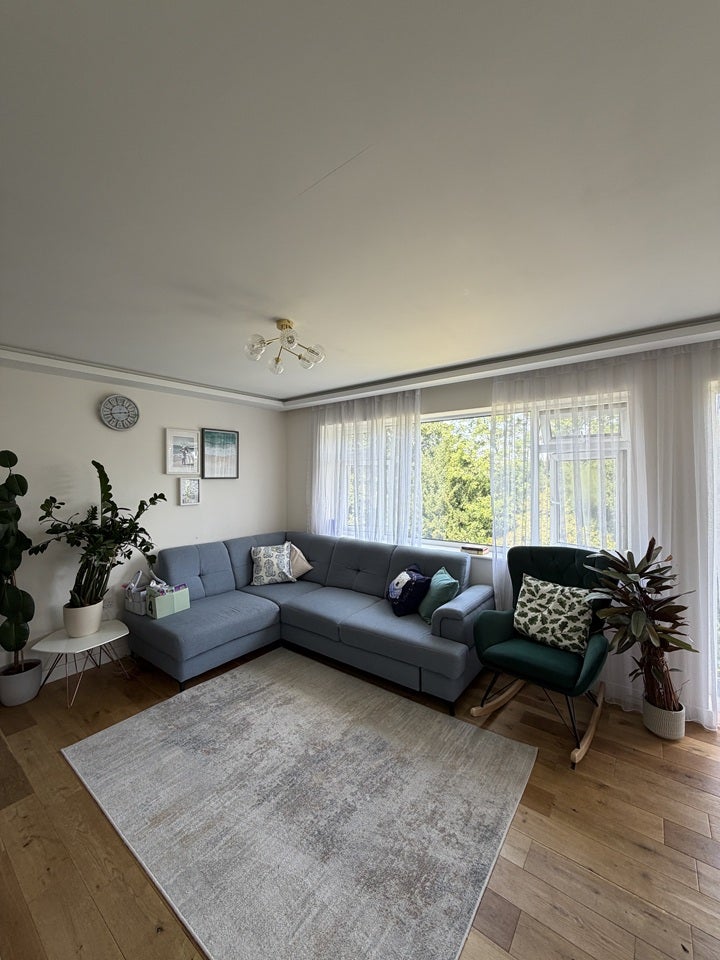 Flat May's Hill Road in Greater London