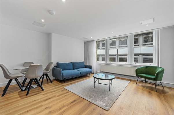 Flat Crosswall in City of London