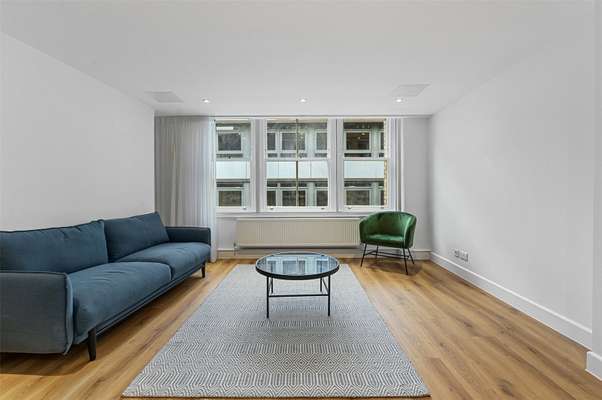 Flat Crosswall in City of London