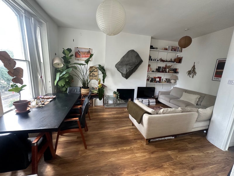Room Caversham Road in Greater London