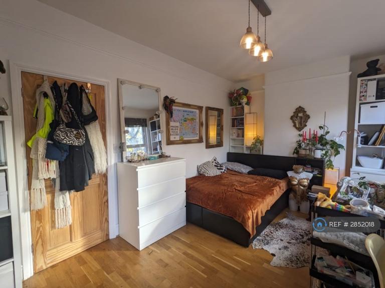 Room Perth Road in Greater London