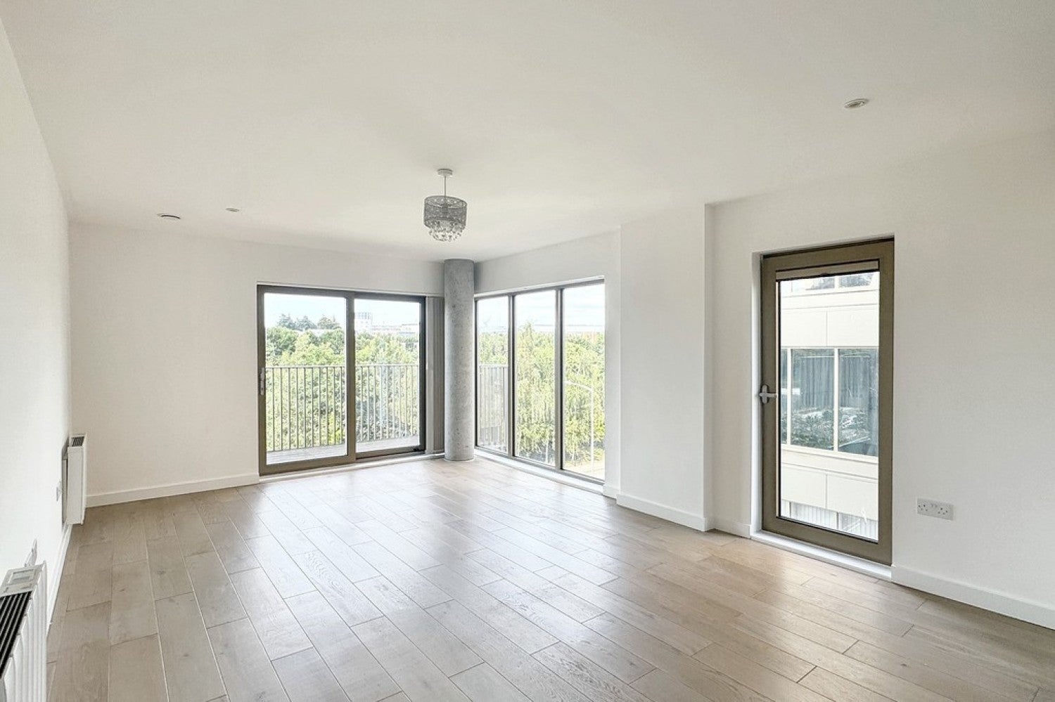 Flat Leacon Road in Ashford