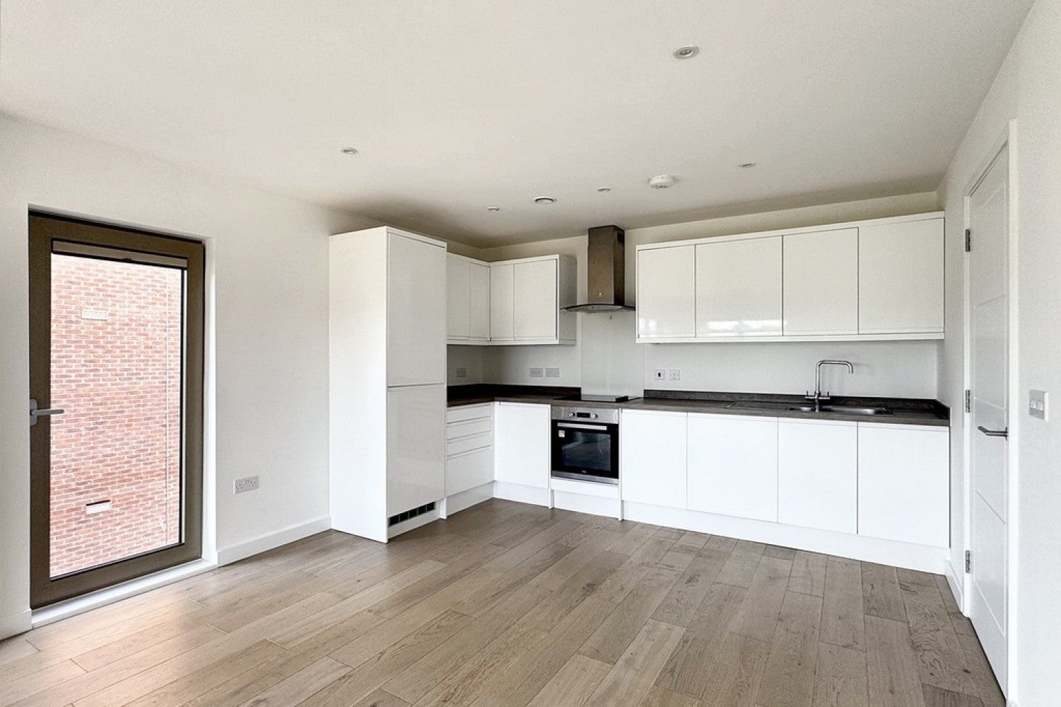 Flat Leacon Road in Ashford