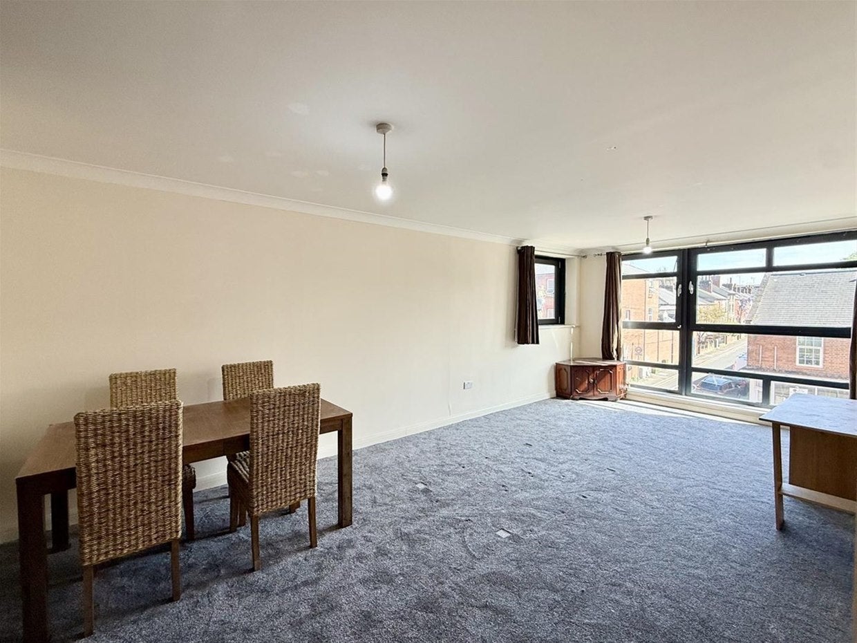 Flat Kennet Street in Reading