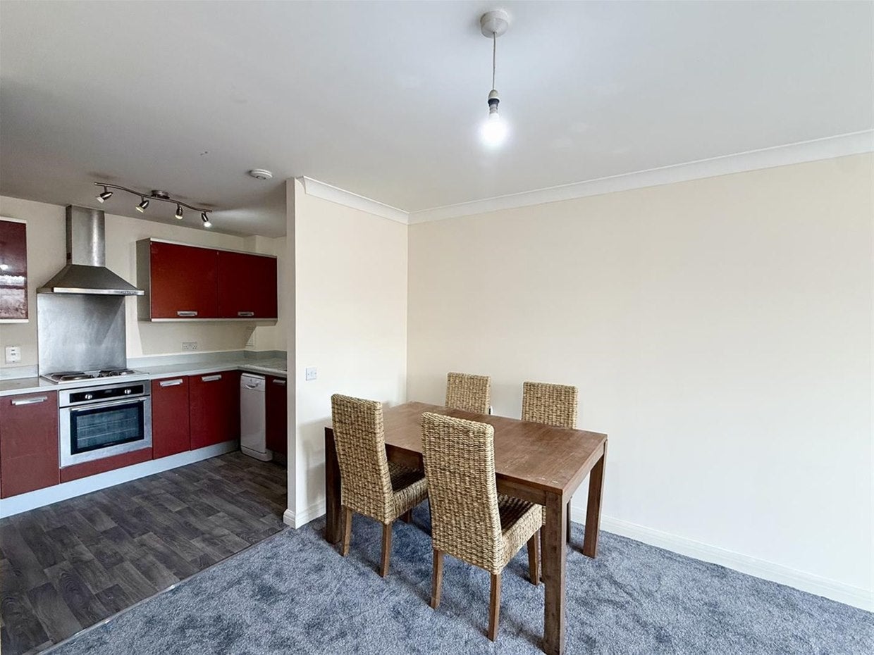 Flat Kennet Street in Reading
