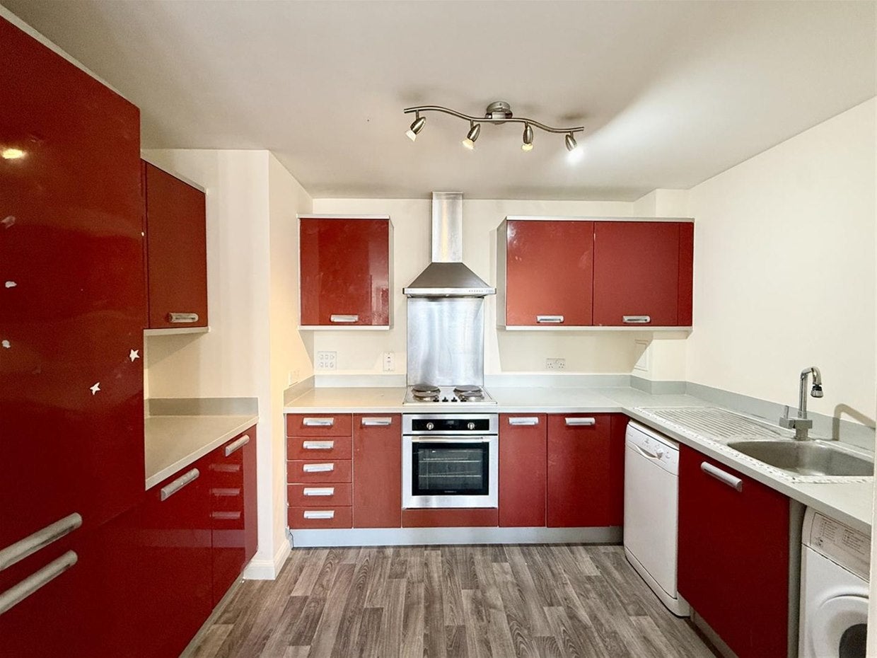 Flat Kennet Street in Reading