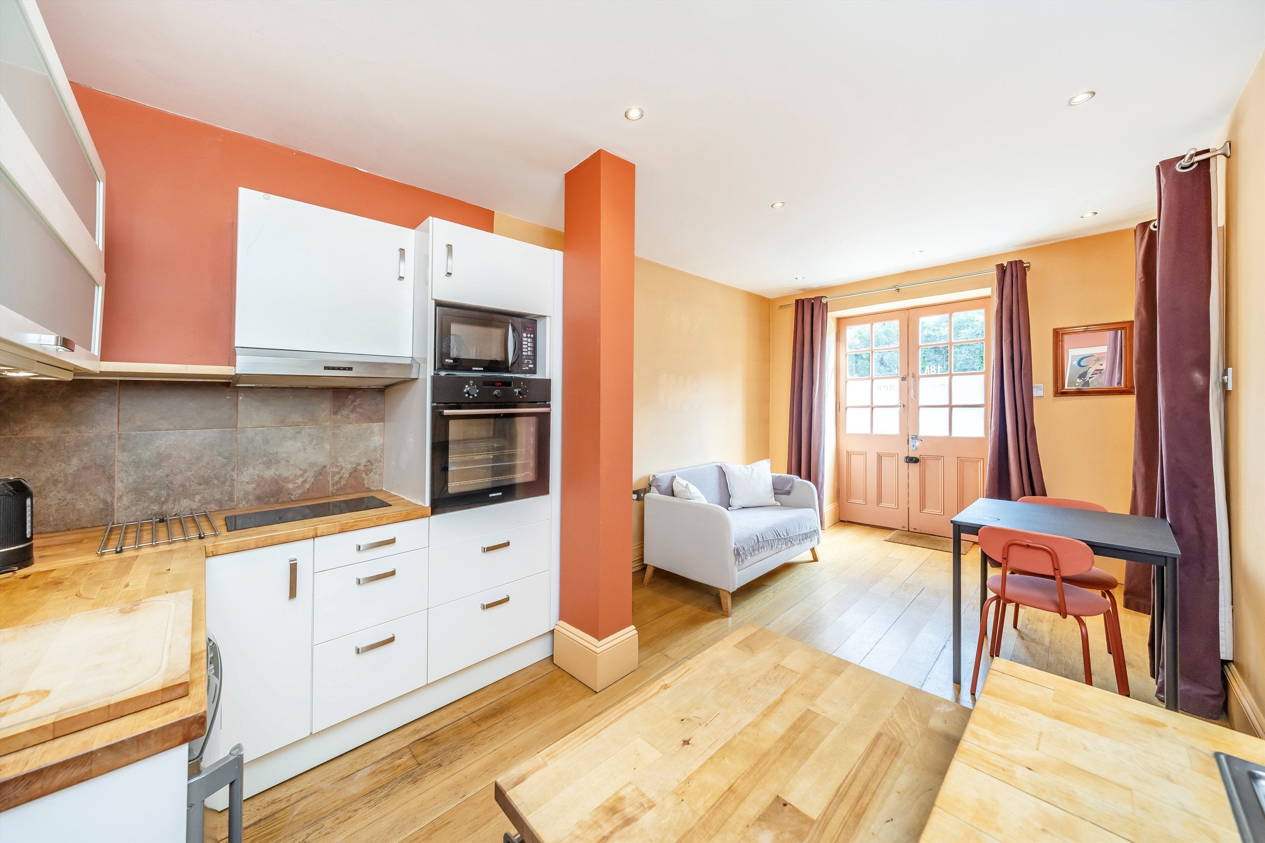 Flat Welmar Mews in Greater London