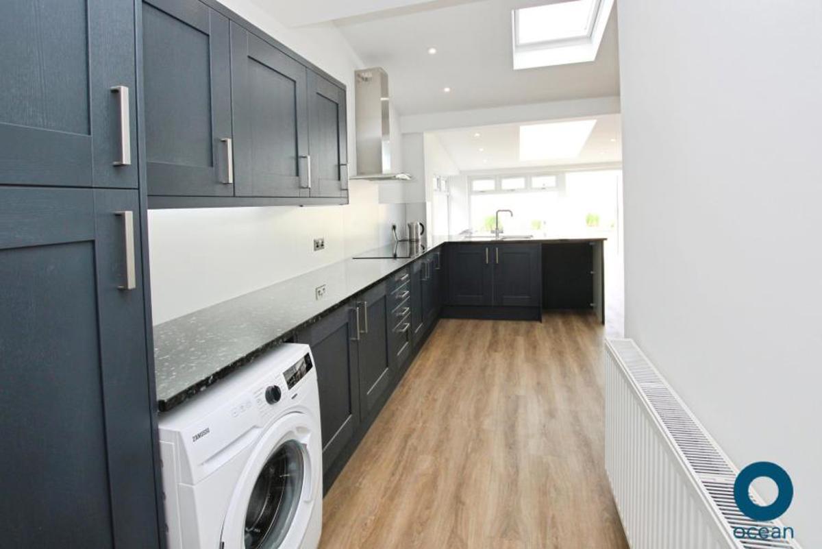 Flat Stradbrook Avenue in Bristol