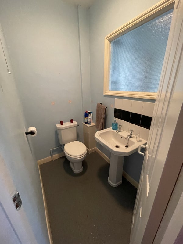 Room Ashbourne Road in Greater London