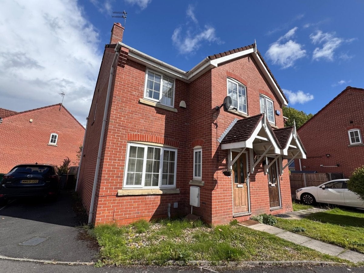 House Alberbury Avenue in Manchester
