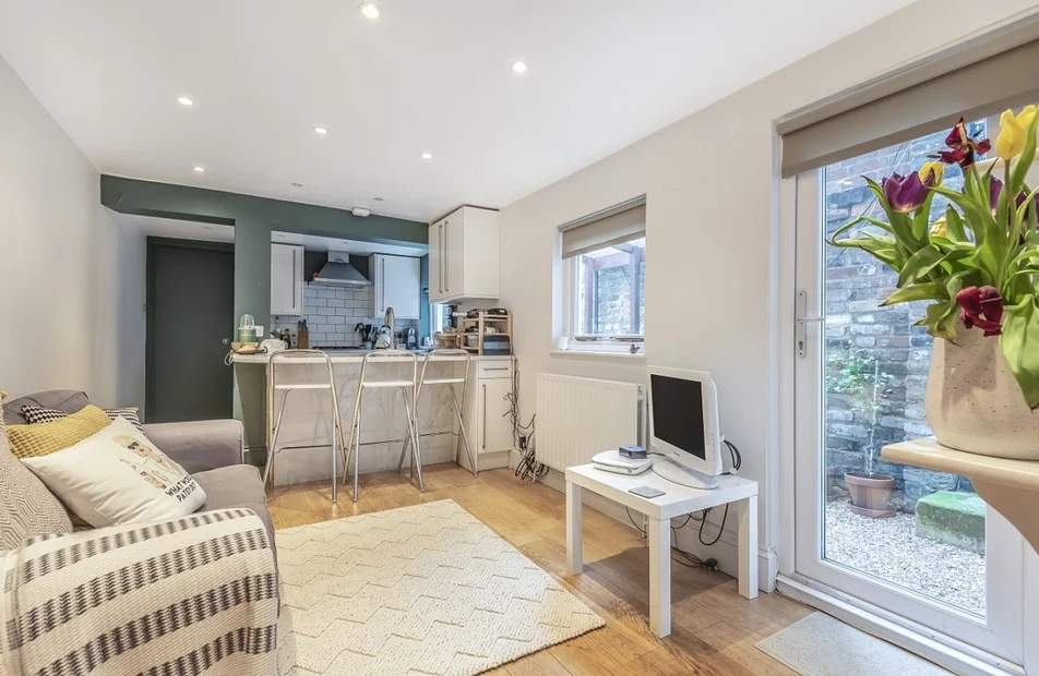 Flat Bolney Street in Greater London