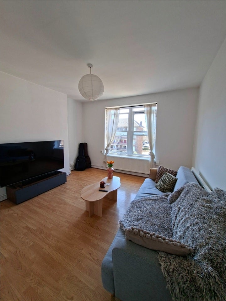 Flat Amhurst Road in Greater London