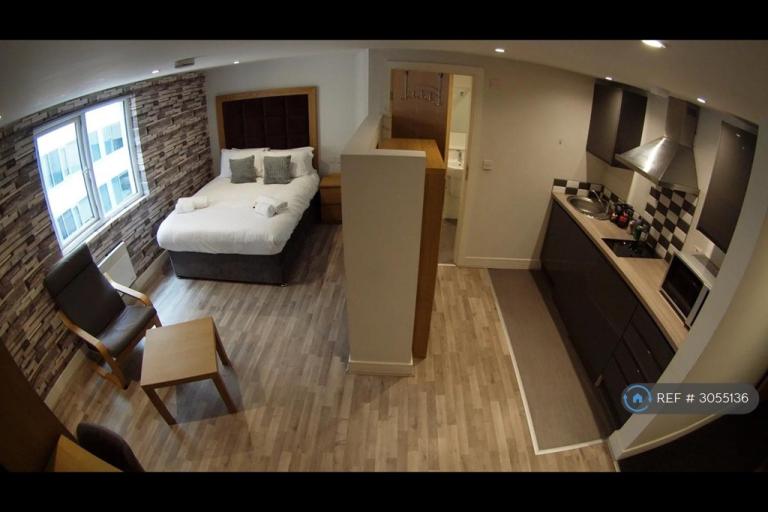 Flat Venn Street in Kirklees