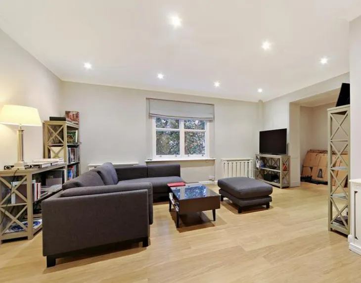 Flat Ovington Square in Greater London