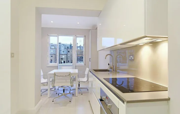 Flat Ovington Square in Greater London