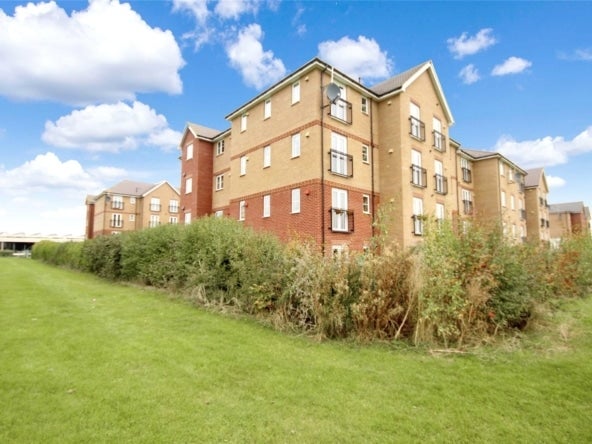 Flat Twickenham Close in Stratton St. Margaret