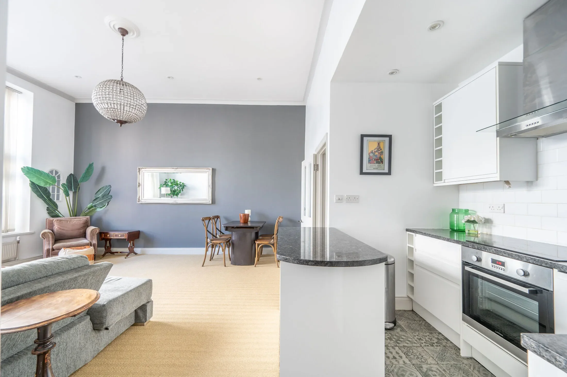 Flat Ladbroke Grove in Greater London