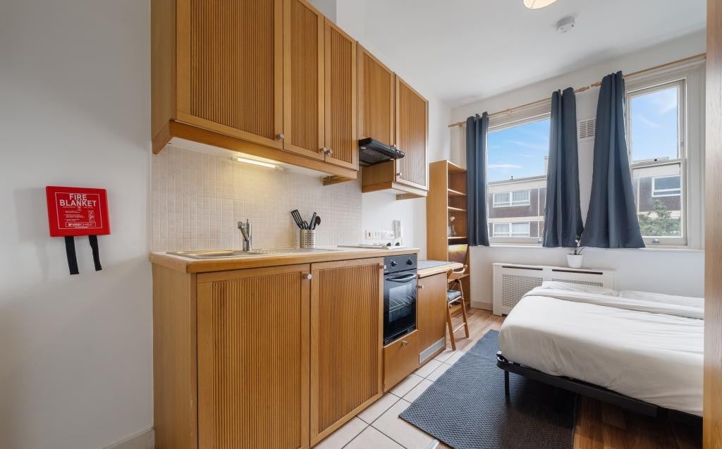 Room Fairholme Road in Greater London